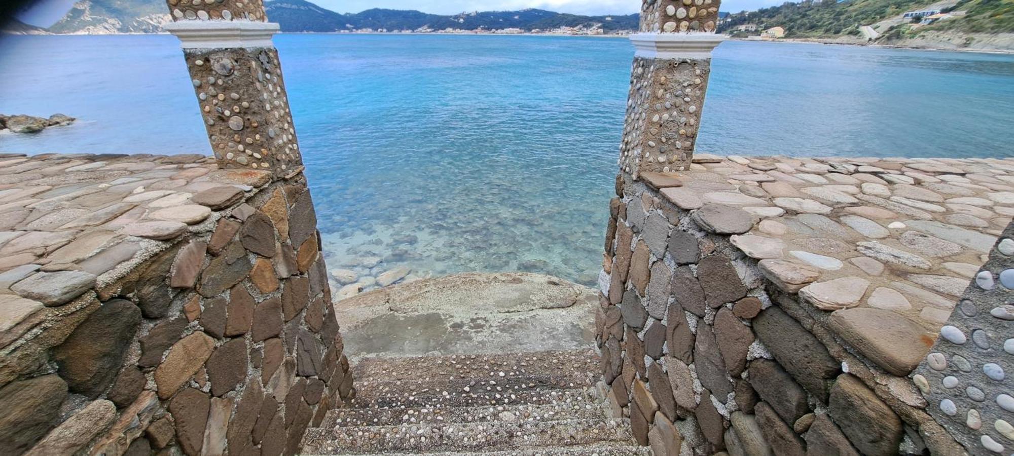 Hidden Paradise Agios Georgios Pagon Exterior photo